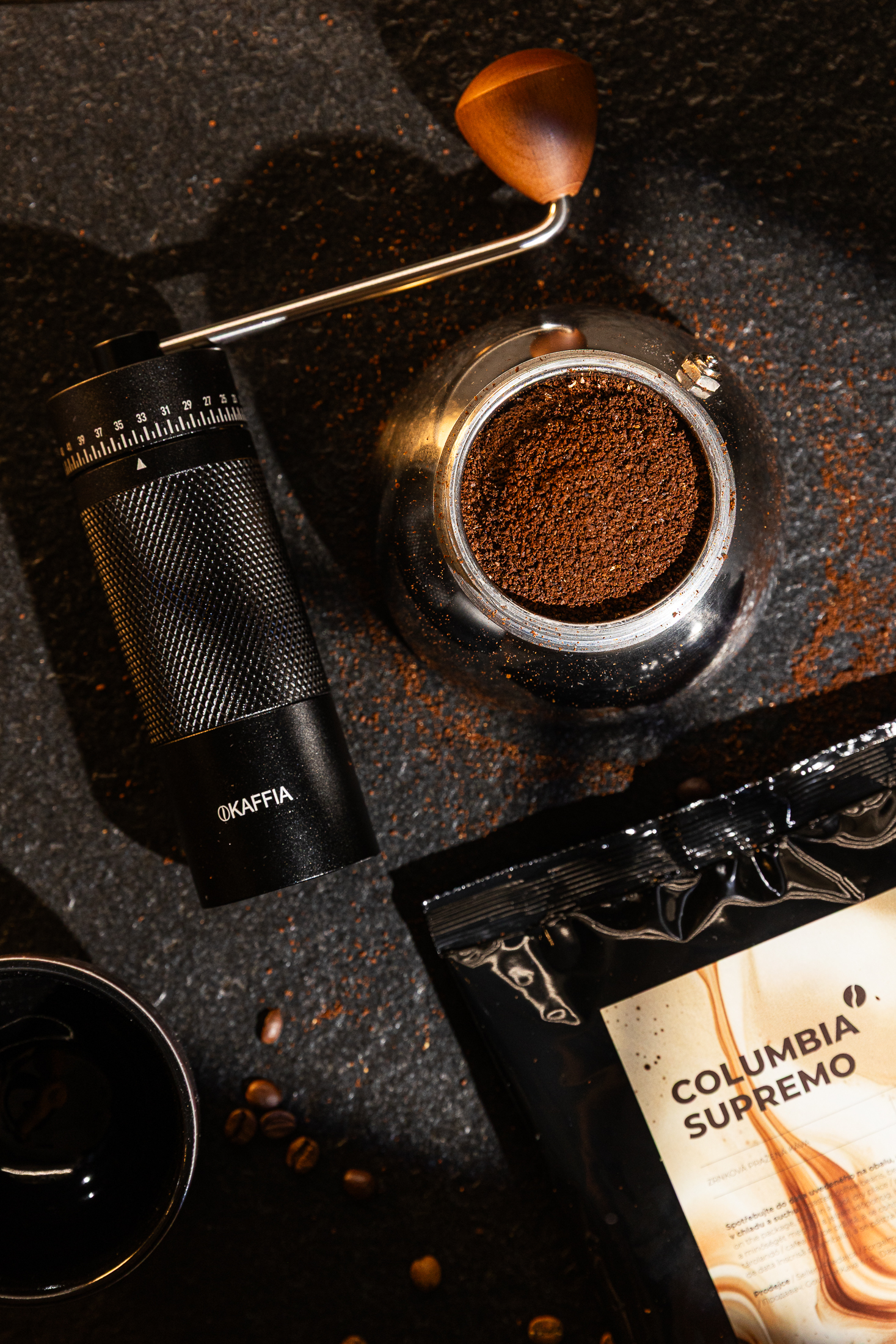 Mlýnek Kaffia Barista X při přípravě kávy